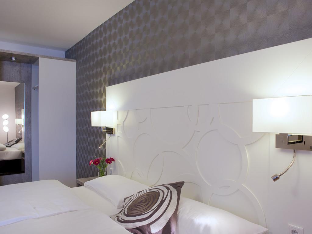 Hotel Karolinger Hof 로르슈 객실 사진